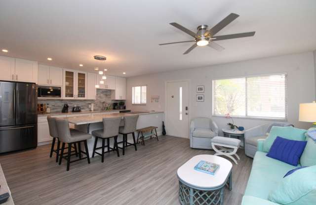 ** STUNNING REMODELED 2/2 CONDO IN THE ELEVEN HUNDRED CLUB AT COQUINA SANDS NAPLES ** SEASONAL RENTAL ** photos photos