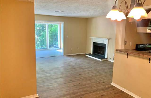 2107 Augusta Drive SE Gallery 4