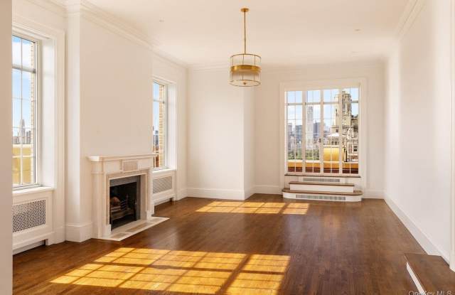 241 CENTRAL Park W Gallery 2