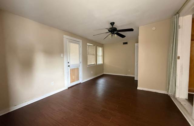 Charming 2 Bedroom, 2 Bathroom Home Near the Cajundome & Downtown Lafayette! Gallery 3