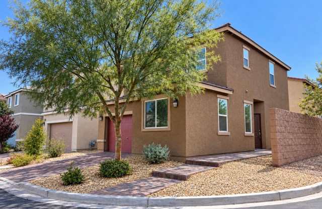 4 Bedroom Single Family / NEWER HOME Gallery 3