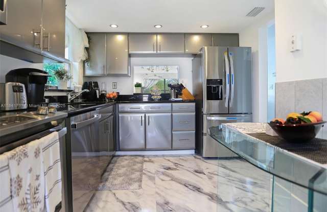 6570 Royal Palm Blvd photos photos
