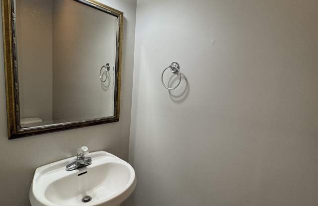 1442 Oakhill Drive Gallery 4
