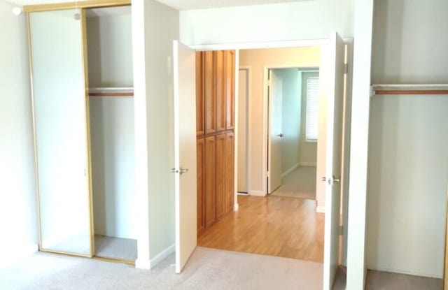 9066 Burst Court Gallery 4