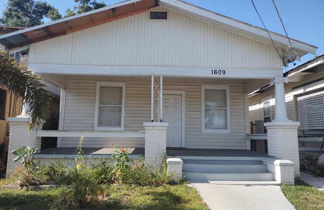 1609 E Lake Ave photos photos