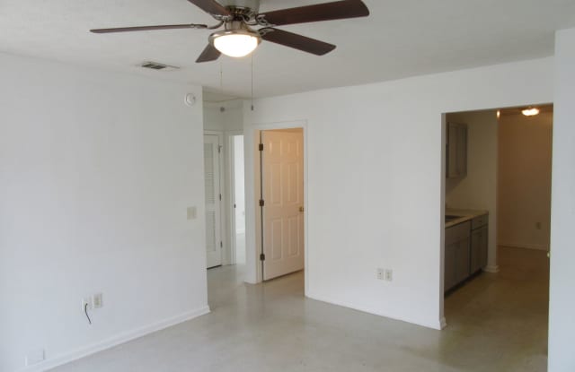 5501 Hilltop Ave Gallery 4