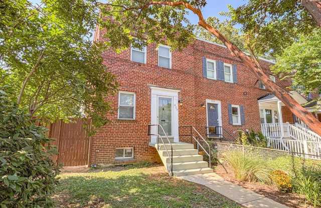 425 LAVERNE AVE photos photos