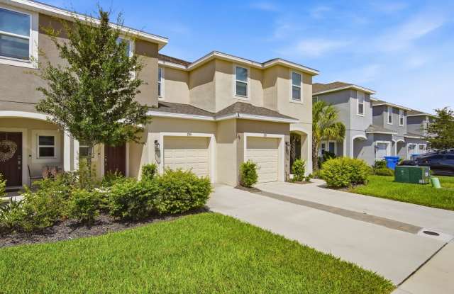 Well-laid-out, newer 3 Bed /2.5 Bath Townhome at River Landing Gallery 4