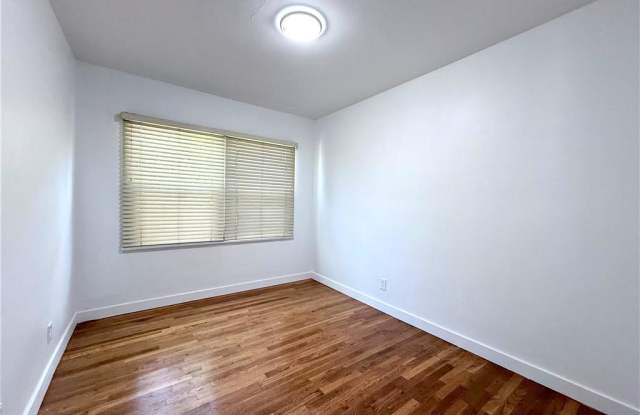 4910 Newcastle Avenue photos photos