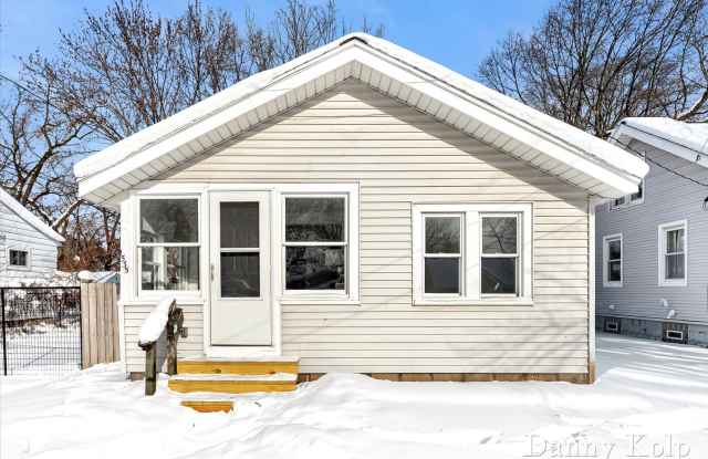 GORGEOUS STUNNING 1 Bed single family home! photos photos