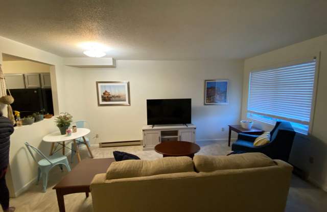 4-Bedroom Student Townhomes in the Heart of Burlington photos photos