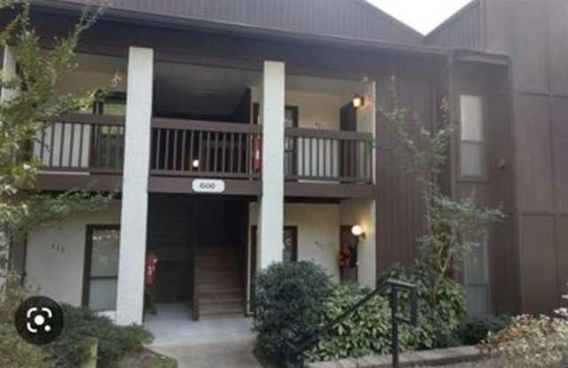 621 New Kent Place - 1 Gallery 1