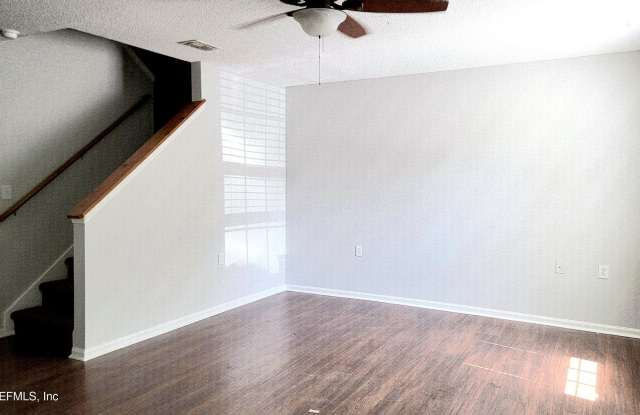 2525 HAYWOOD ESTATES Lane Gallery 3