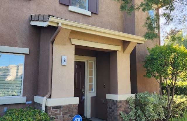 South Temecula 3 Bedroom Townhome with 2 Car Garage photos photos
