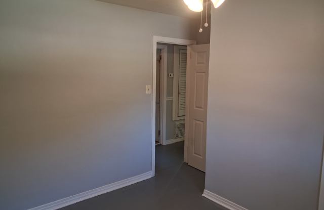 5421 Colonial Oaks Drive N Gallery 4