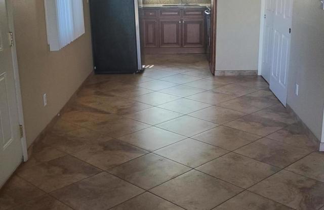 1231 E MINTON Drive Gallery 2