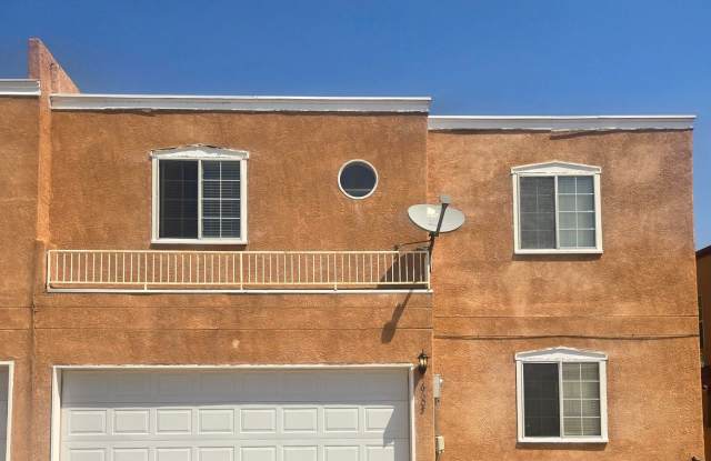 Cute townhome in Northwest side of Albuquerque Gallery 1