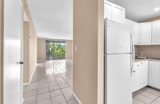 5275 NW 10TH Court Gallery 4