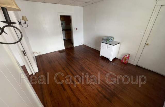 314 E Main St photos photos