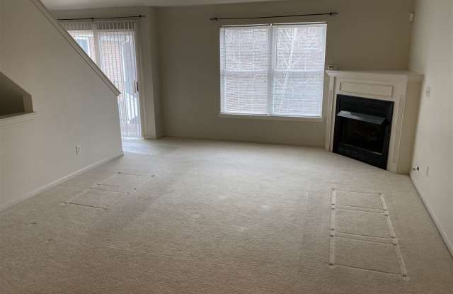 700 Amberly Dr Gallery 2