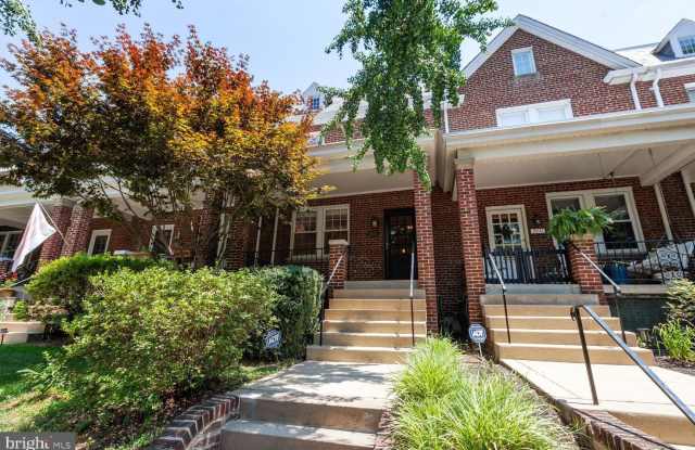 2433 39TH PLACE NW Gallery 2