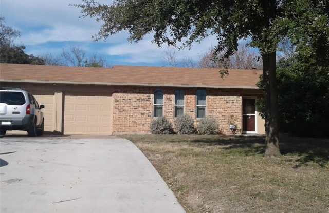 209 Scenic Trail - 209 Scenic Trail, Willow Park, TX 76087