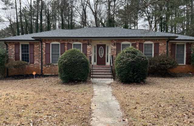 Spacious 3bd/2ba Home w/ Two-Car Garage and Fully Fenced Backyard! - 4043 Casa Loma Drive, DeKalb County, GA 30034 Spacious 3bd/2ba Home w/ Two-Car Garage and Fully Fenced Backyard! - 4043 Casa Loma Drive, DeKalb County, GA 30034