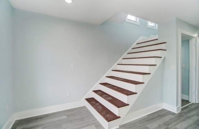 351 Railroad Ave Gallery 3