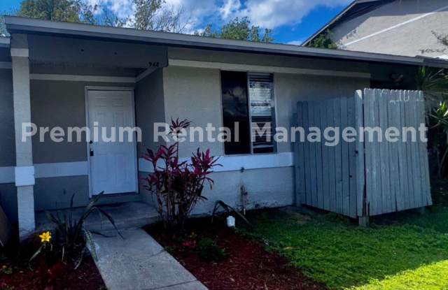 3 Bedroom 2 Bath Winter Garden Townhome  with Remodeled Kitchen and a  Fenced Backyard! photos photos