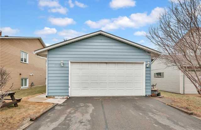 Close by Saint Thomas~ 5 Bedroom Single Family Home ~ 2 Car Garage photos photos