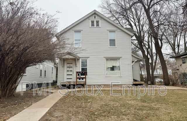 112 N Prairie Gallery 3