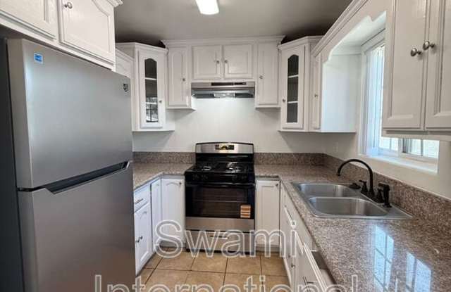 11225 1/2 Budlong Ave. Gallery 3