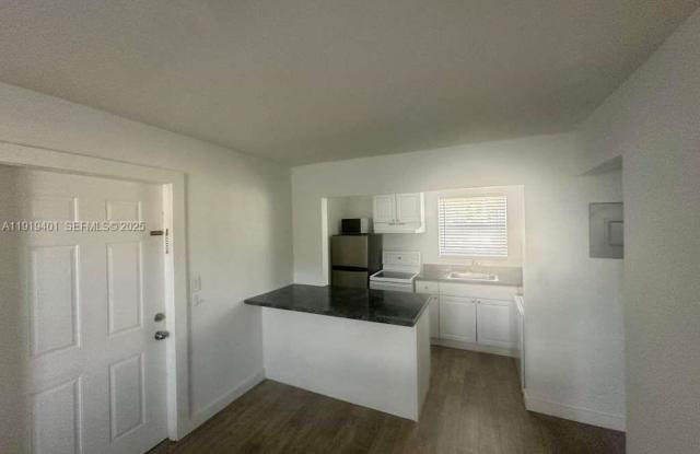 1150 SW 22nd St photos photos