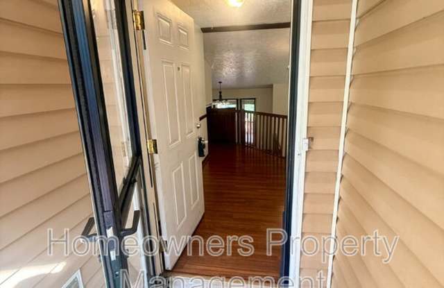4436 Briton Circle Gallery 2