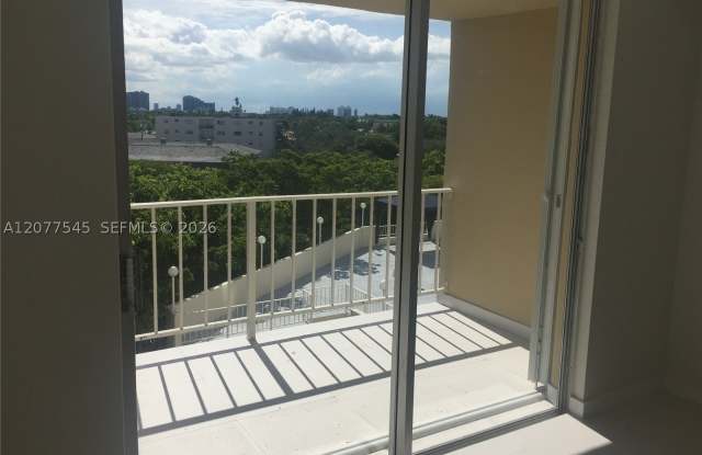 6900 Bay Dr Gallery 2