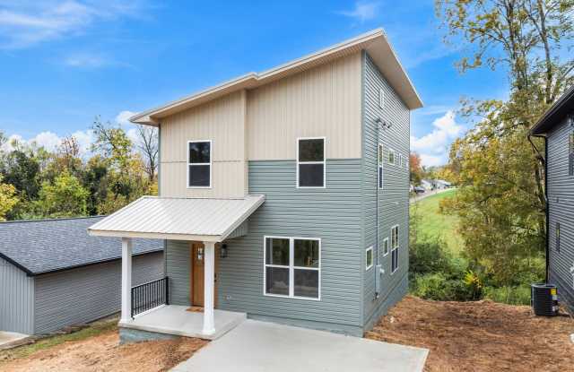 Knoxville 37917 - Brand New 3 Bedroom, 2.5 Bath Home Near Downtown Knoxville & University of Tennessee - Contact Ryan Fogarty (865) 333-4840 Gallery 1