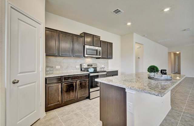 812 Hillrose DR Gallery 2