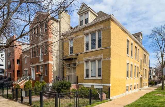 2833 Damen photos photos