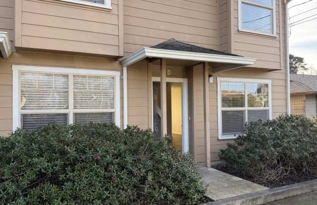 1598 Railroad Ave. - D Gallery 1