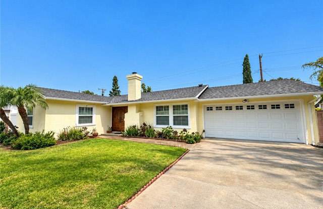 22936 Gault Street Gallery 4