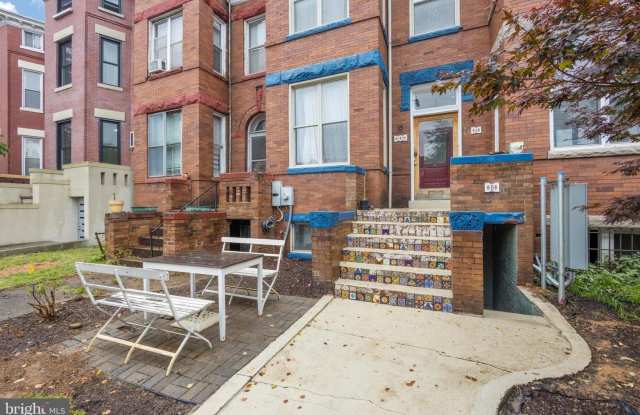 30 R ST NE Gallery 2