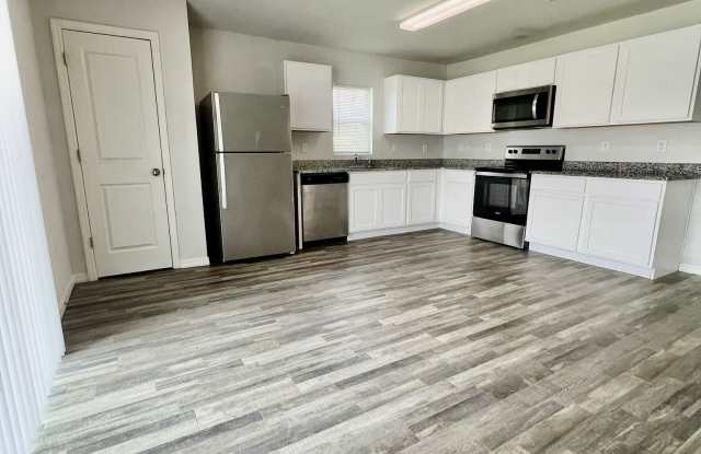 26485 Mary Avenue Gallery 4