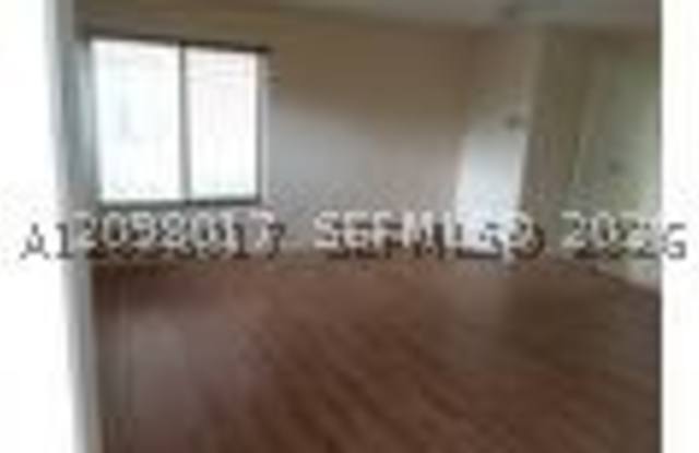 5172 S University Dr Gallery 2