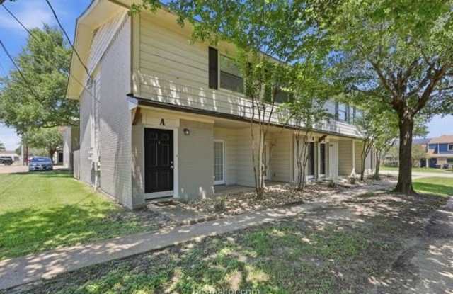 1403 Airline Drive Gallery 2