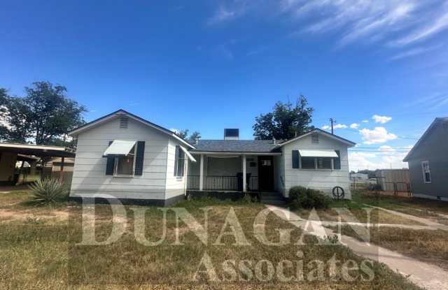 SCHEDULED SHOWING on 9/11 @2:15 3 Bed 2 Bath near the Pecos River photos photos