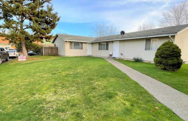 1937 NE Darby Street ~ Nice Duplex Unit - 1937 Northeast Darby Street, Hillsboro, OR 97124