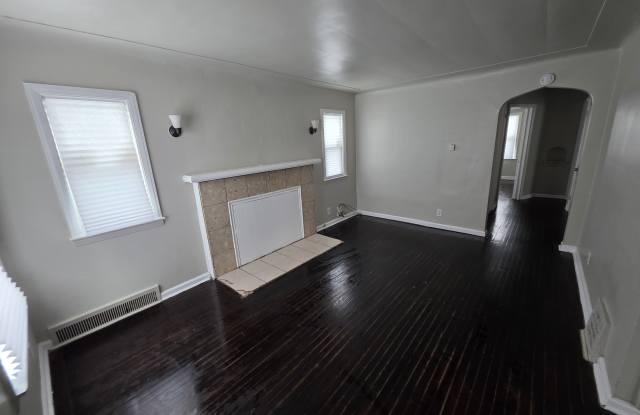 16672 Lauder Gallery 2