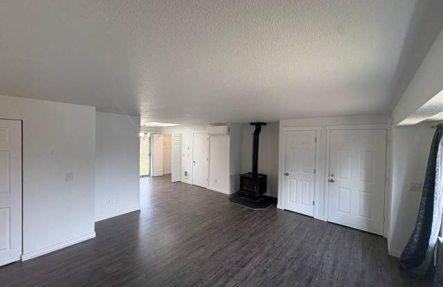 Updated 3bd 2bath Olympia Rental w/Attached Garage & Fenced Yard Gallery 4