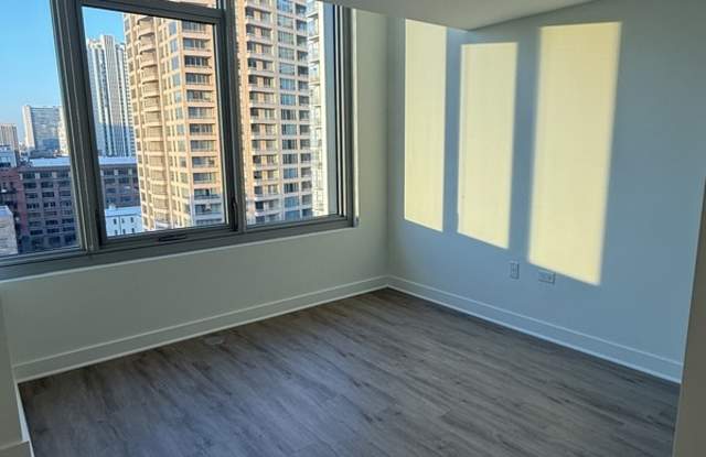 641 W Lake St photos photos