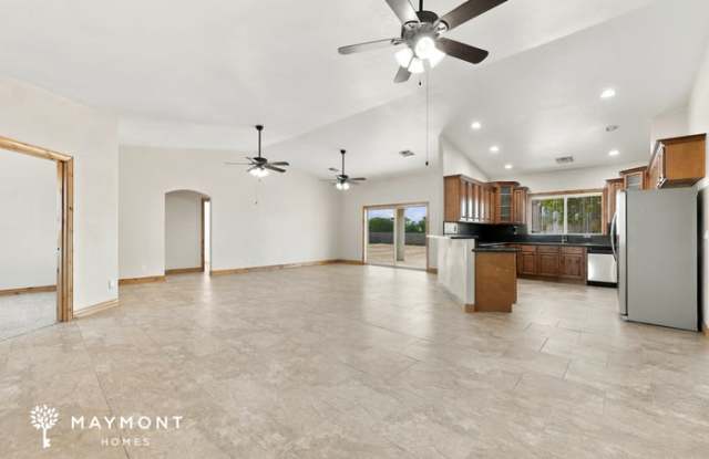 6776 North Overfield Road Gallery 4